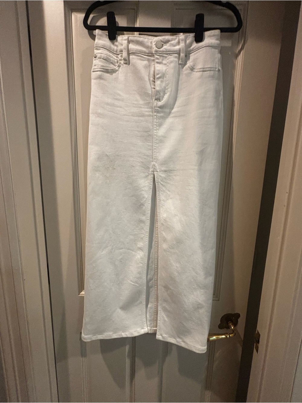 Alice + Olivia White High-Waist Straight Denim Skirt with Front Slit